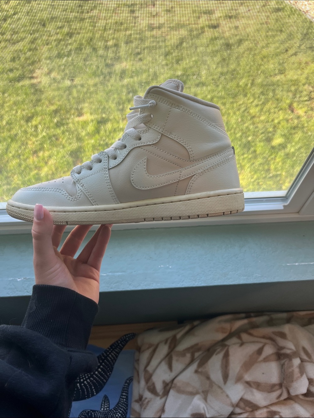 Air Jordan 1 Mid - Off-White/Beige